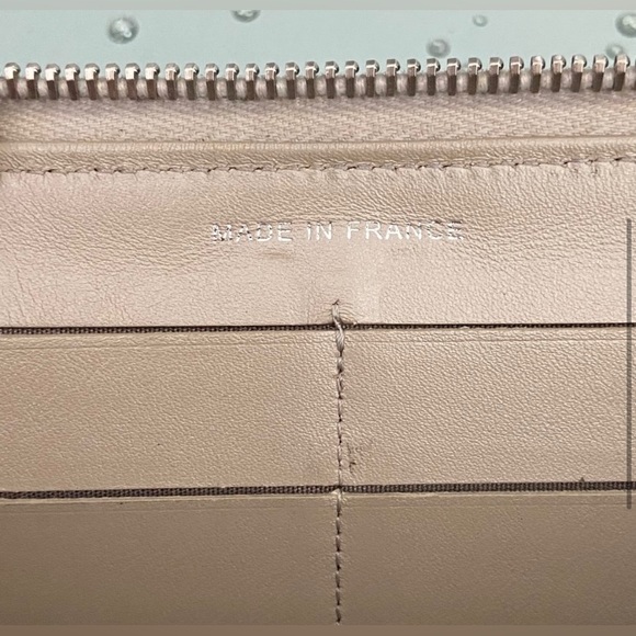 Chanel White / Light Gray Caviar Leather Zipper Wallet - Picture 4 of 9